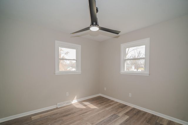 820 N WEST PARK LN, Columbia, MO 65201