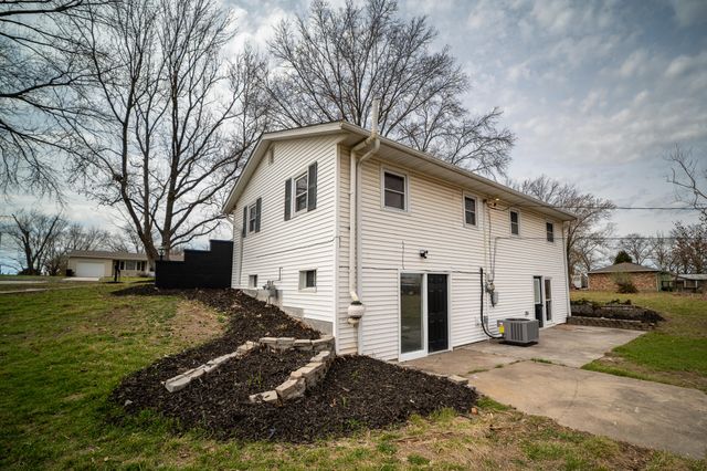 820 N WEST PARK LN, Columbia, MO 65201