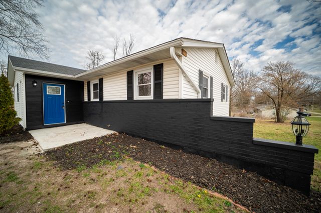 820 N WEST PARK LN, Columbia, MO 65201