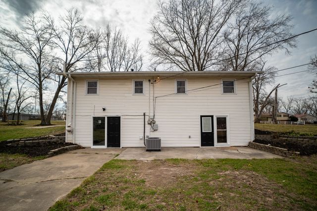 820 N WEST PARK LN, Columbia, MO 65201