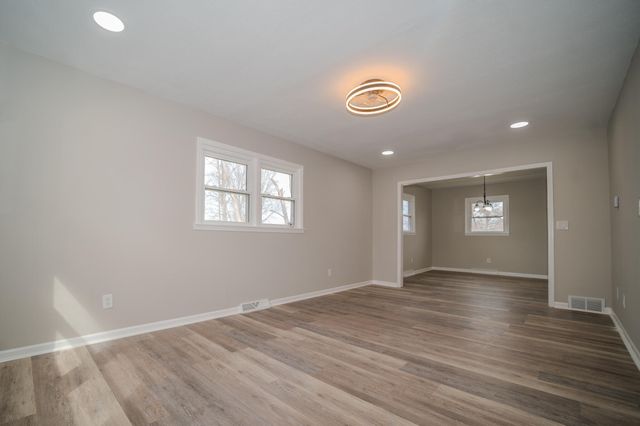 820 N WEST PARK LN, Columbia, MO 65201