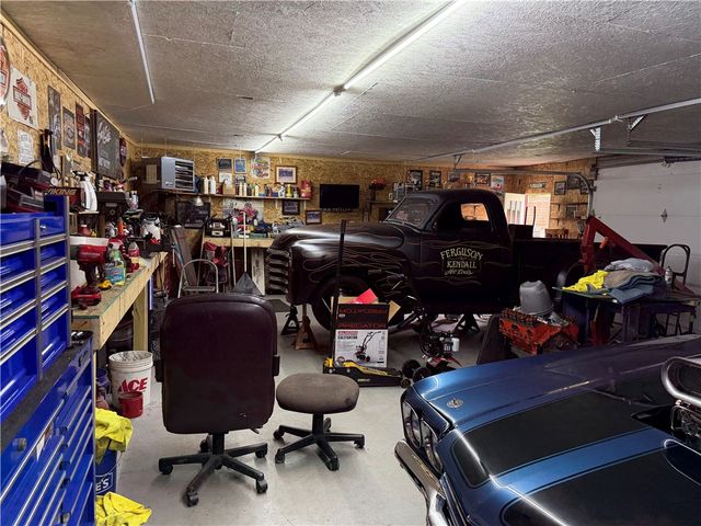344 Green Acres Drive, Springfield, OH 45504