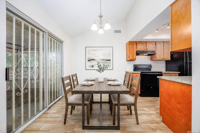 602 SAWTOOTH DR, San Antonio, TX 78245