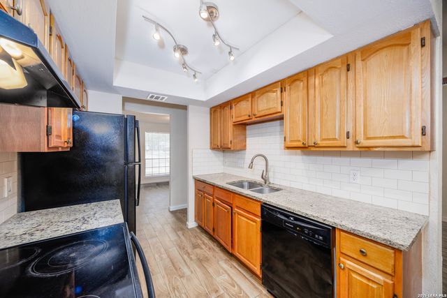 602 SAWTOOTH DR, San Antonio, TX 78245