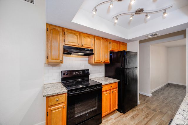 602 SAWTOOTH DR, San Antonio, TX 78245