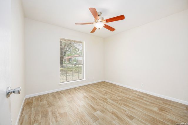 602 SAWTOOTH DR, San Antonio, TX 78245