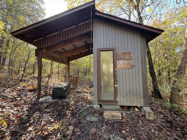 52 Trenidy Lane, Reeds Spring, MO 65737