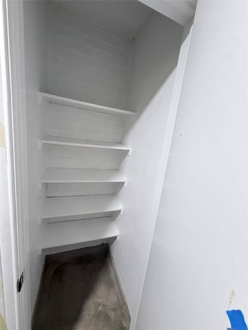 742 Oakwood Trail, Fort Worth, TX 76112