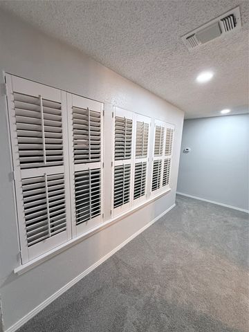 742 Oakwood Trail, Fort Worth, TX 76112