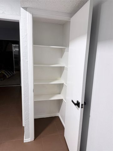 742 Oakwood Trail, Fort Worth, TX 76112