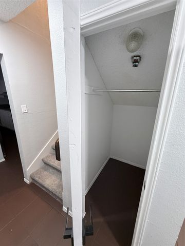 742 Oakwood Trail, Fort Worth, TX 76112