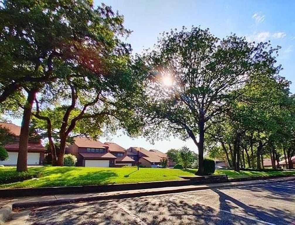 742 Oakwood Trail, Fort Worth, TX 76112