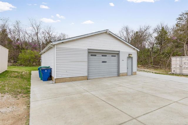 1130 Vineland School Road, De Soto, MO 63020