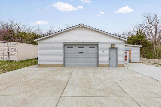 1130 Vineland School Road, De Soto, MO 63020