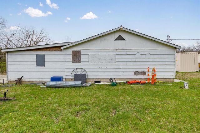 1130 Vineland School Road, De Soto, MO 63020