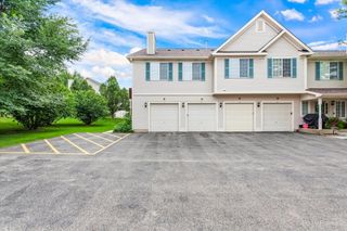 541 Fox Ridge Drive 541, Fox Lake, IL 60020