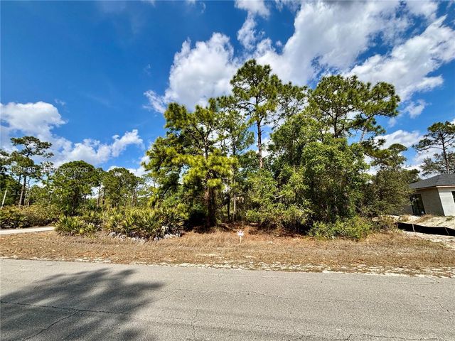 901 E 17th St, Lehigh Acres, FL 33972