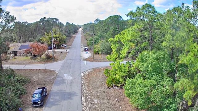 901 E 17th St, Lehigh Acres, FL 33972