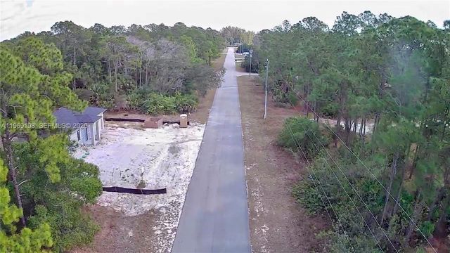 901 E 17th St, Lehigh Acres, FL 33972