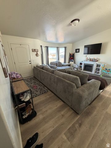 2102 E 1820 S, Naples, UT 84078
