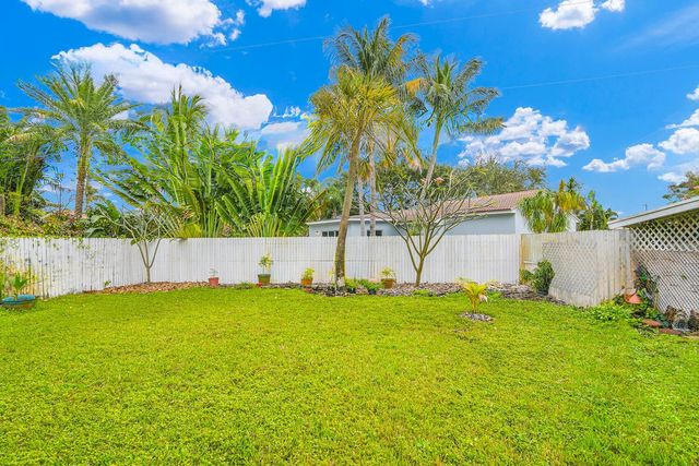 3203 Palm Drive, Delray Beach, FL 33483
