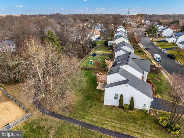 2796 MAPLE RIDGE DR, Woodbridge, VA 22192