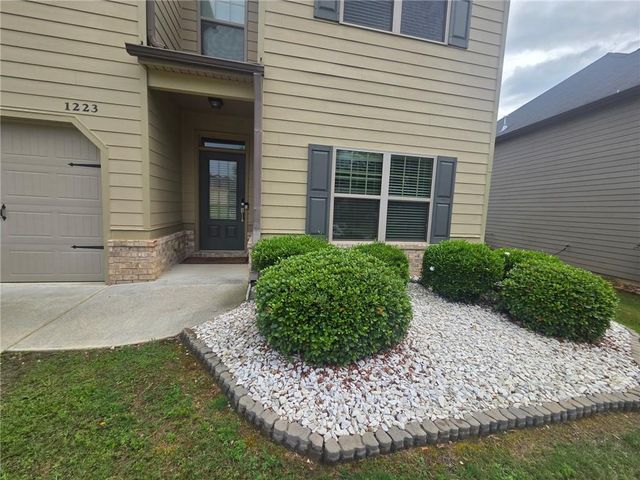 1223 Deadwood Trail, Loganville, GA 30052