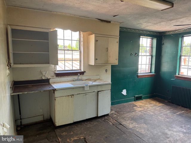 614 N BROOM ST, Wilmington, DE 19805