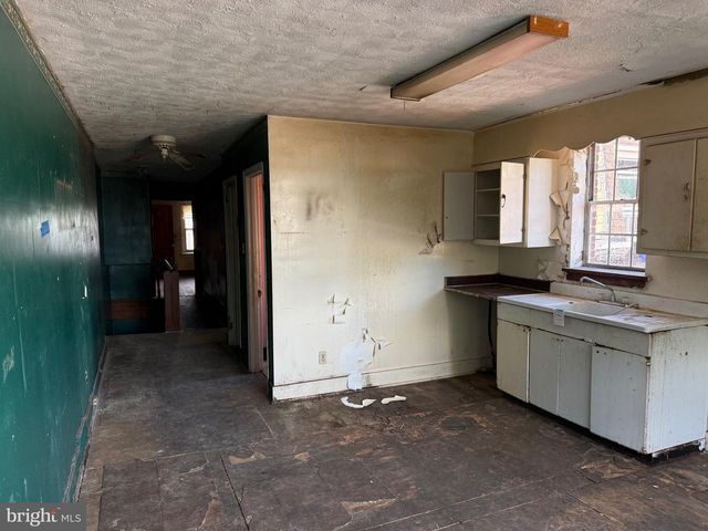 614 N BROOM ST, Wilmington, DE 19805