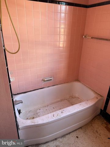 614 N BROOM ST, Wilmington, DE 19805