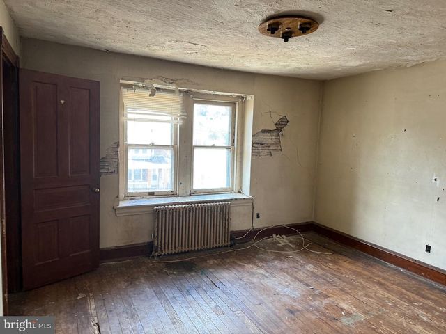 614 N BROOM ST, Wilmington, DE 19805