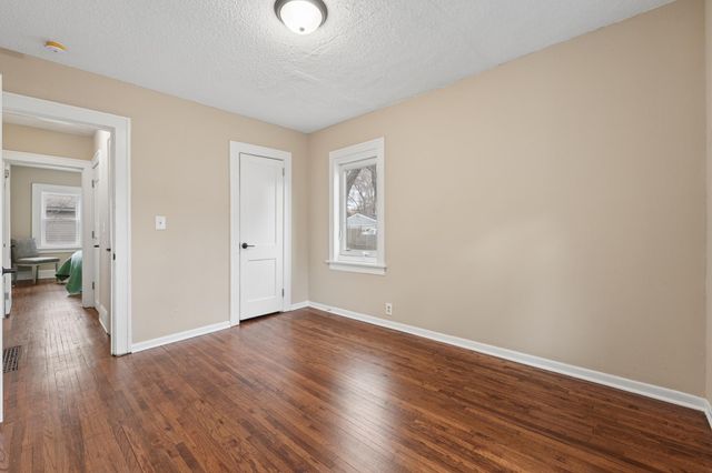 2811 Dupont Avenue N, Minneapolis, MN 55411