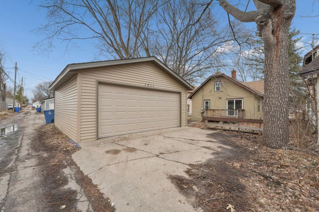 2811 Dupont Avenue N, Minneapolis, MN 55411