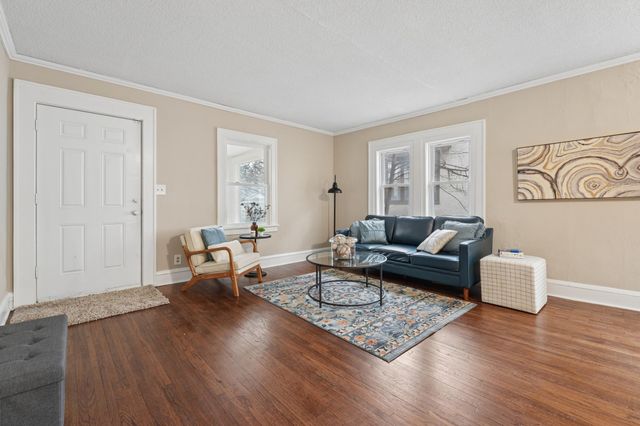 2811 Dupont Avenue N, Minneapolis, MN 55411