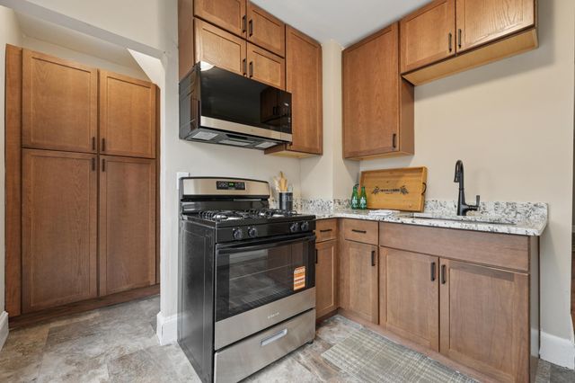 2811 Dupont Avenue N, Minneapolis, MN 55411