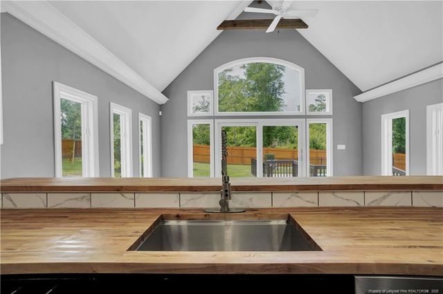 905 Mclean Street, Raeford, NC 28376