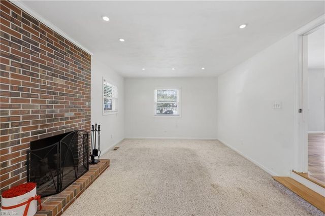 3733 Linnet LN, Portsmouth, VA 23703