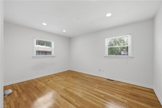 3733 Linnet LN, Portsmouth, VA 23703