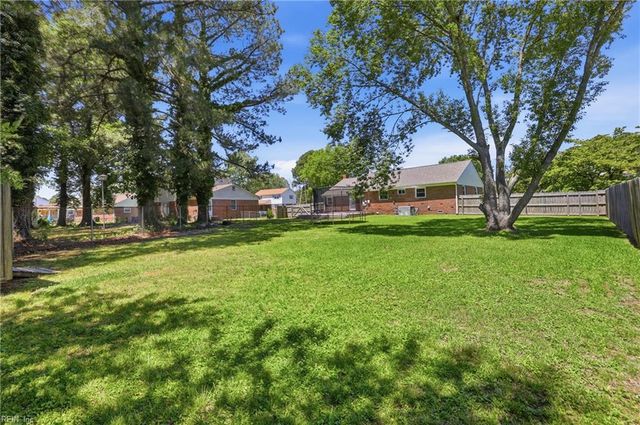 3733 Linnet LN, Portsmouth, VA 23703