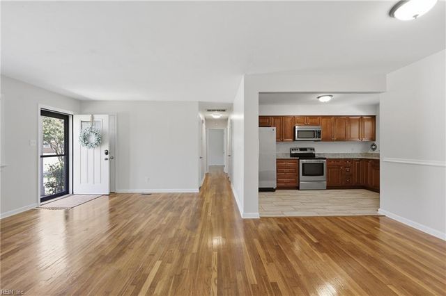 3733 Linnet LN, Portsmouth, VA 23703