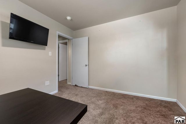 1213 Horseshoe Dr, Pueblo, CO 81001