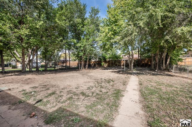 1213 Horseshoe Dr, Pueblo, CO 81001