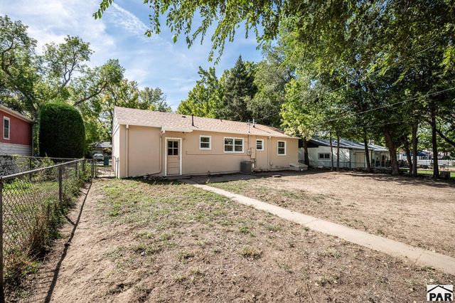 1213 Horseshoe Dr, Pueblo, CO 81001