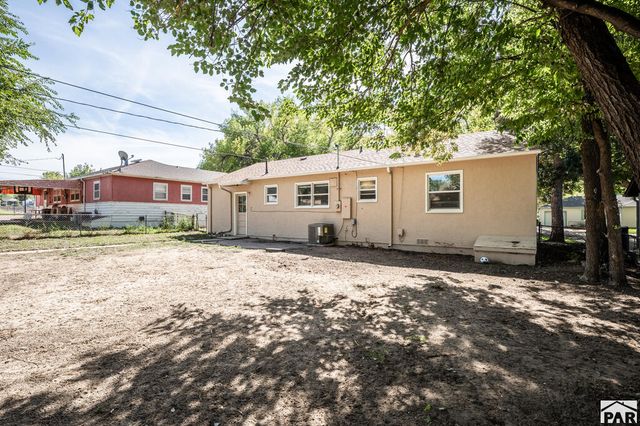1213 Horseshoe Dr, Pueblo, CO 81001