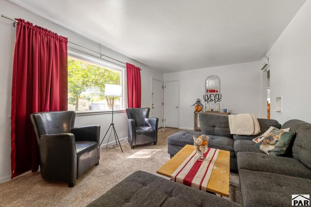 1213 Horseshoe Dr, Pueblo, CO 81001