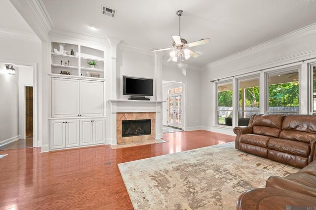 18236 Lake Harbor Ln, Prairieville, LA 70769