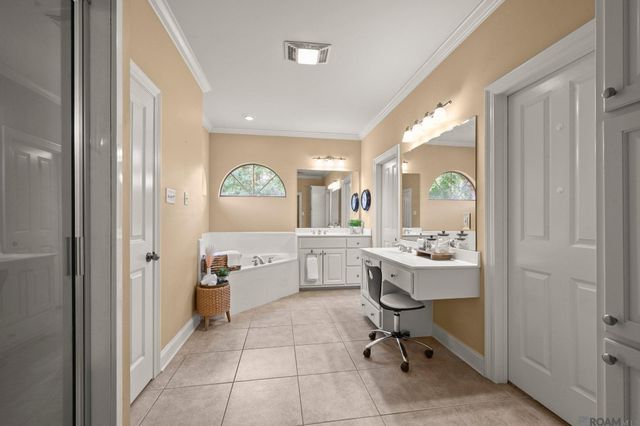 18236 Lake Harbor Ln, Prairieville, LA 70769