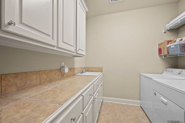 18236 Lake Harbor Ln, Prairieville, LA 70769