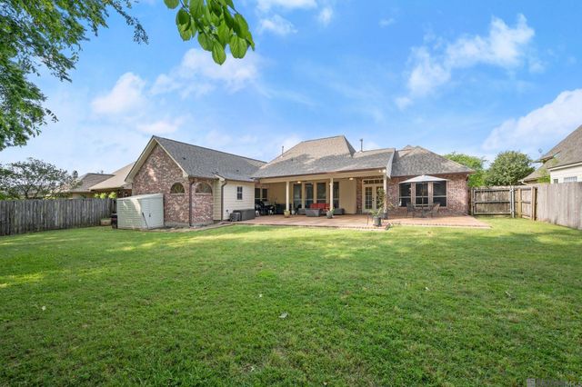 18236 Lake Harbor Ln, Prairieville, LA 70769