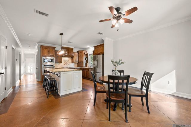 18236 Lake Harbor Ln, Prairieville, LA 70769